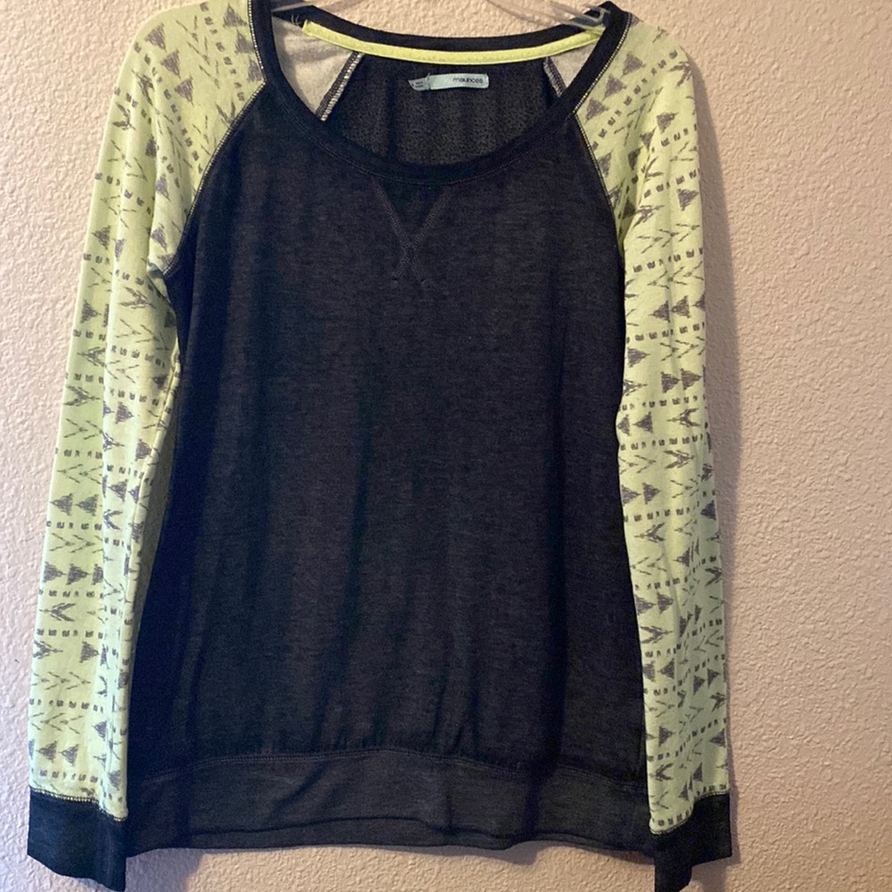 Maurices super cute sweater M
